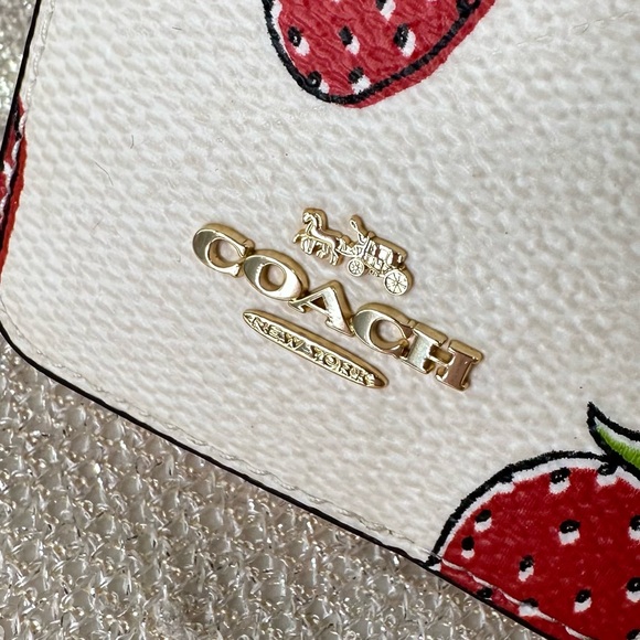 Coach Zip Card Case in Chalk With Strawberry Print Gold Hardware CAR32 - Picture 6 of 14